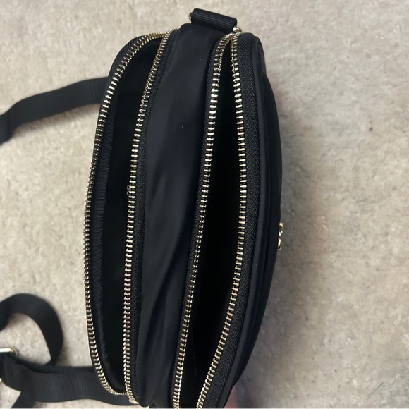Lululemon Crossbody Camera Bag 2L Black / Gold - Picture 8 of 11